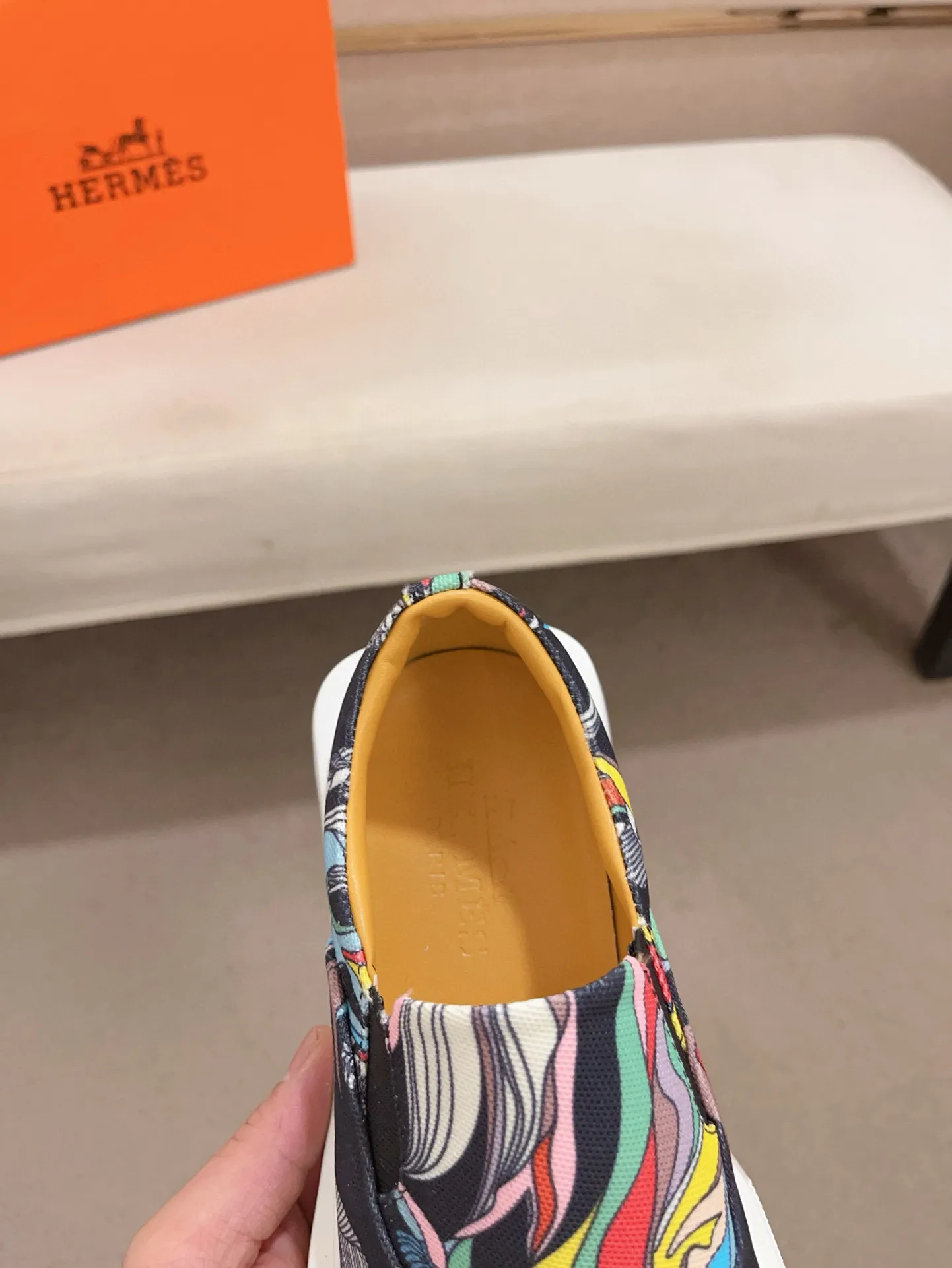 Men's clothing and shoes💰: 442💰《HERMES》【Classic original single version】Hermès; top 🔝purchase agent🔍🔍men's latest 🇺🇸 counter sales simultaneously, imported from Italy original ▲▲cowhide ▲▲ (high-end, nobility, class) ) Exquisite workmanship (Italian 🇮🇹 imported water-dyed 🐂 cowhide lining) sole: original sole provided by the original factory, ⚠️exclusive double-layer activity·TPR·rubber·combined molded outsole; super comfortable·wear-resistant·non-slip·environmental protection The real thing is more beautiful if you take the real thing (high quality, follow the order). You can enter and exit the counter at will * Number of yards: 38-44 (45 can be customized and cannot be returned or exchanged)